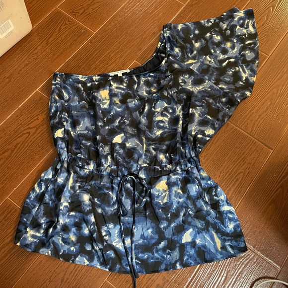 Collective Concepts Blue Floral One Shoulder top Size LG tie waist short sleeve - Picture 4 of 15